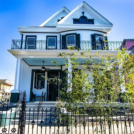 Claiborne Historic Mansion - 5 Bed-3Bath Villa